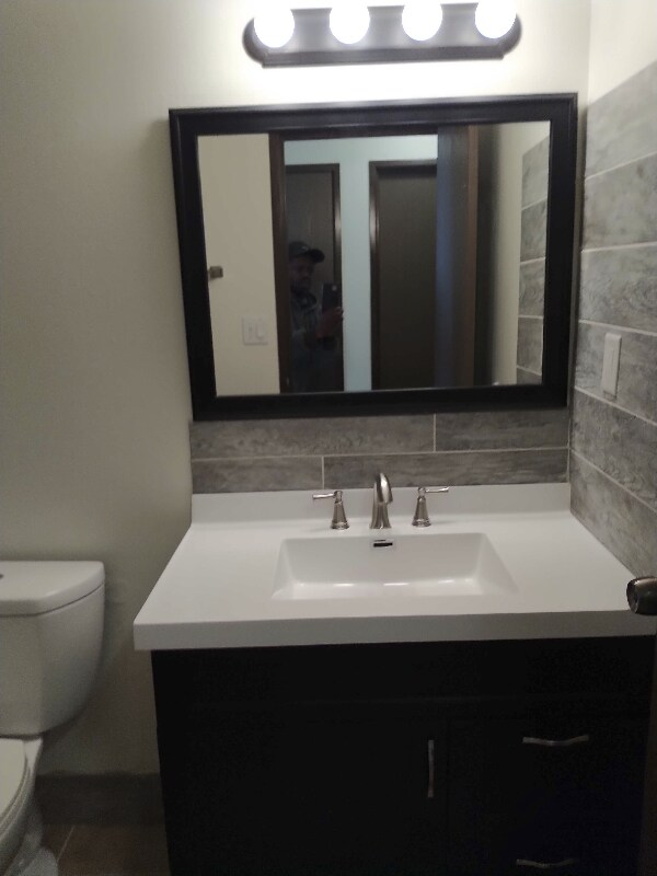 Building Photo - 8835 N Swan Rd