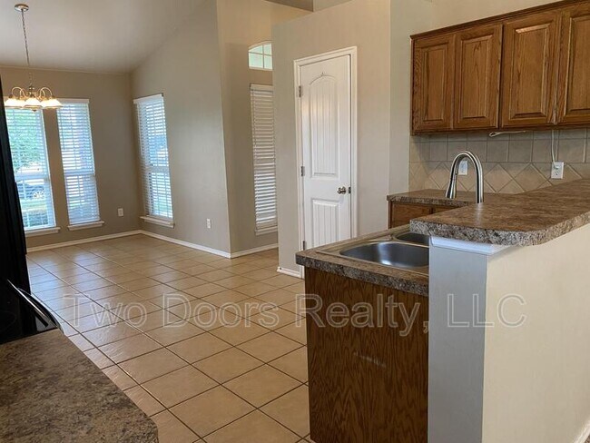 Building Photo - 18101 Viento Dr