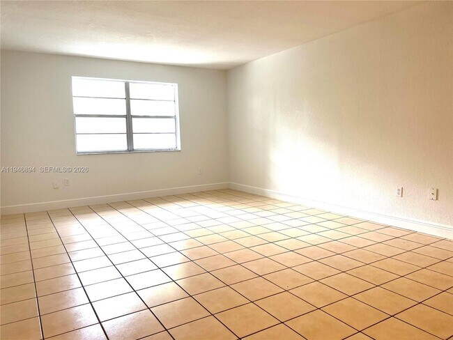 Building Photo - 17255 SW 95th Ave