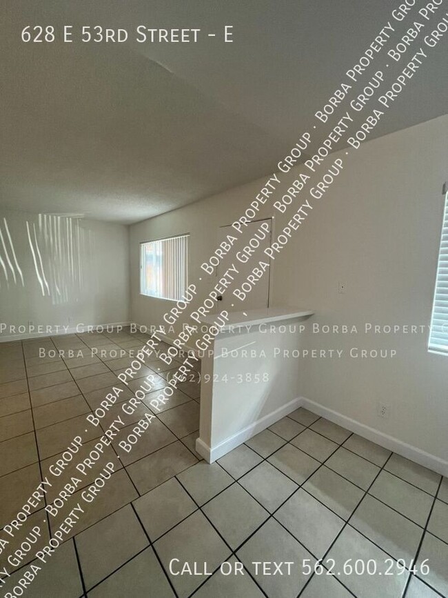 Building Photo - **1ST MONTH FREE** CHARMING 2-BEDROOM 1-BA...