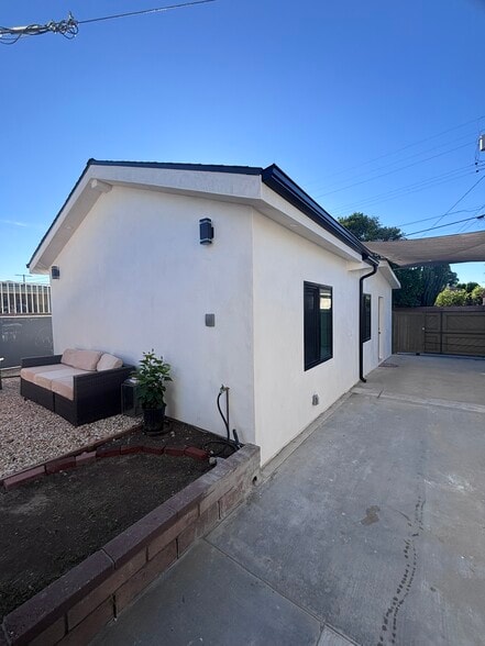 Building Photo - 7329 Mason Ave