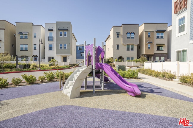 Building Photo - 756 Daniel Freeman Cir