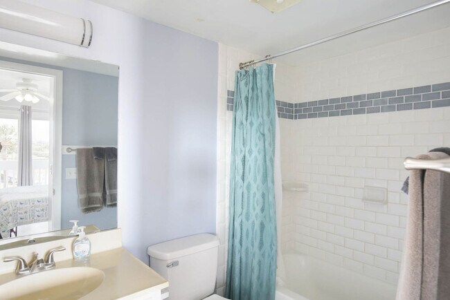 Building Photo - 608 Carolina Beach Ave S