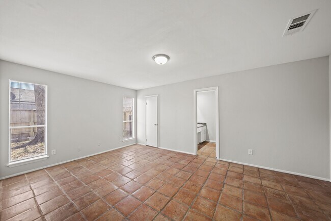 Building Photo - 4343 Willow Beach Dr