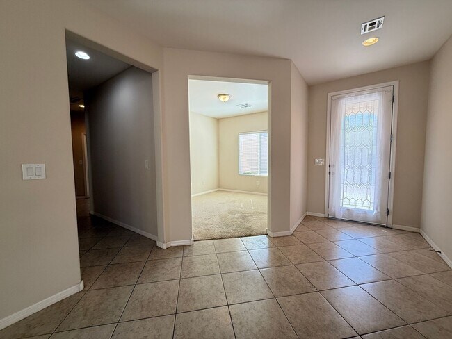 Building Photo - 2240 Shadow Canyon Dr