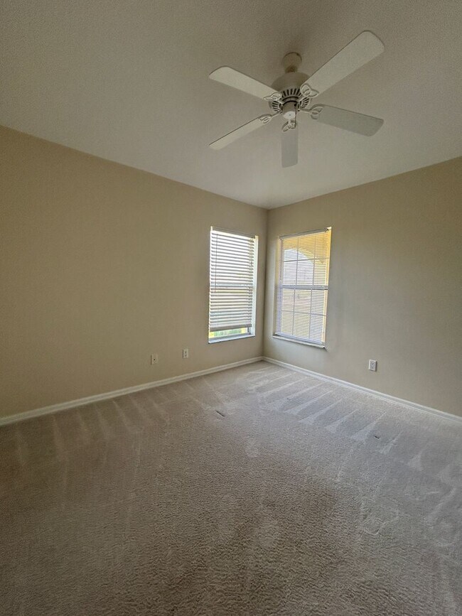 Building Photo - 2 Bedroom plus a DEN 2 Bath 1 Car Garage Duplex Cape Coral