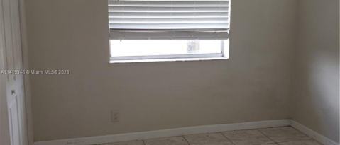 Building Photo - 9962 Twin Lakes Dr