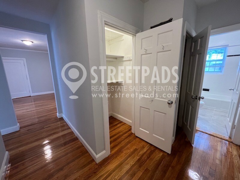 Building Photo - 1153 Beacon St