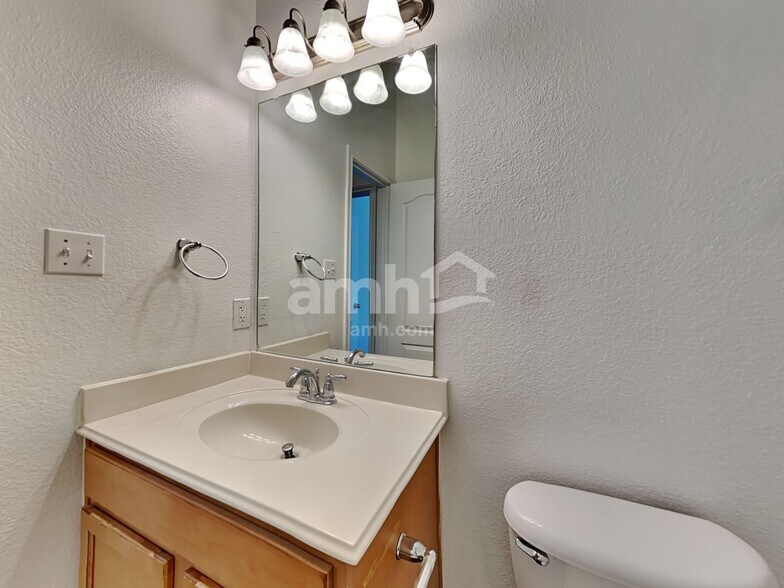 Building Photo - 1506 Melanie Trl