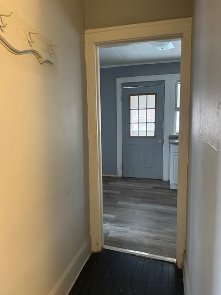 Building Photo - 917 N Winnebago St