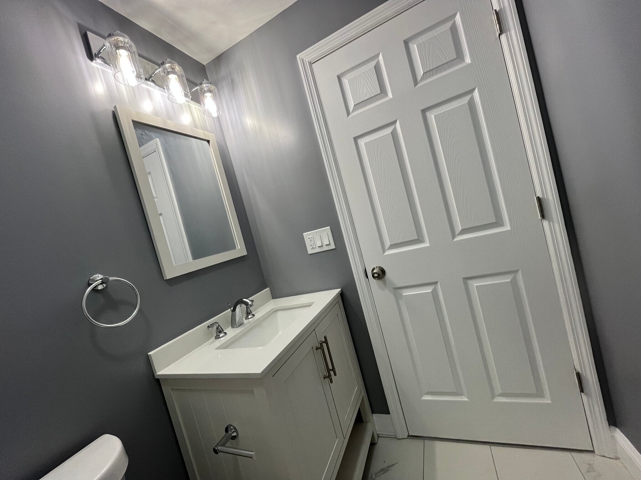 Building Photo - 683 State St