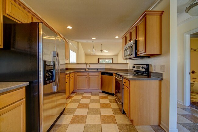 Building Photo - Large 2 BR, 2 BA Dual Master Suite in Boiling Springs Convenient to Shopping, Dining, Easy Access...