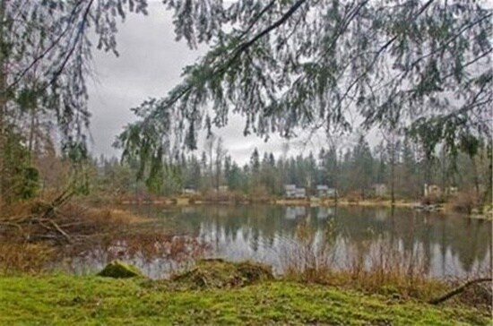 Building Photo - 4 Bed 2.5 Pet Friendly Home in Wilderness Rim