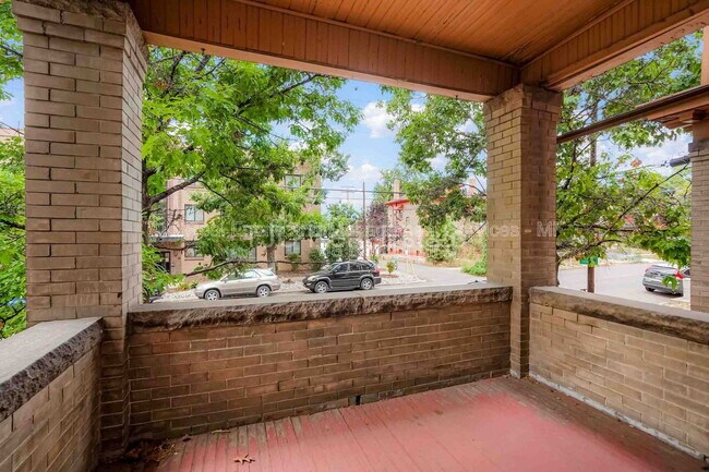 Building Photo - 2316 E 12th Ave