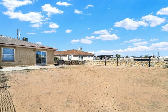 Building Photo - Eastside 2 Bedroom 2 Bath