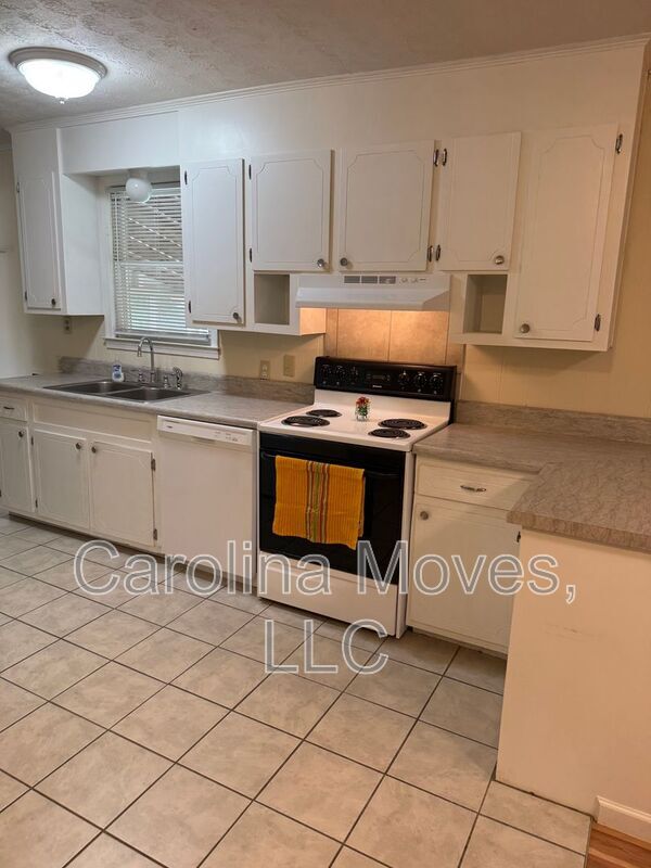 Building Photo - 107 Bismark Dr