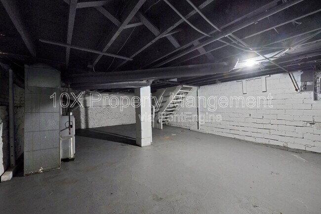 Building Photo - 26 Whitethorne Ave