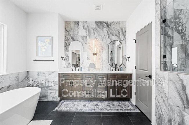 Building Photo - 6825 Cadillac St