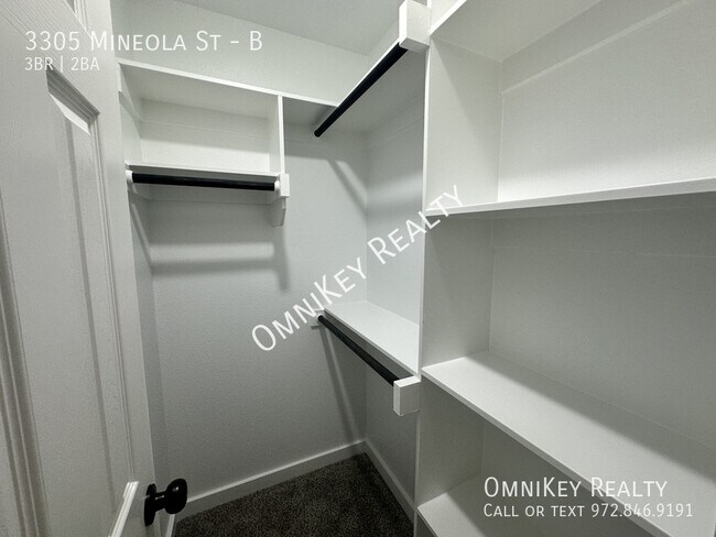 Building Photo - 3305 Mineola St