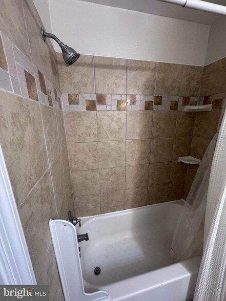 Building Photo - 2049 Lucas Ln