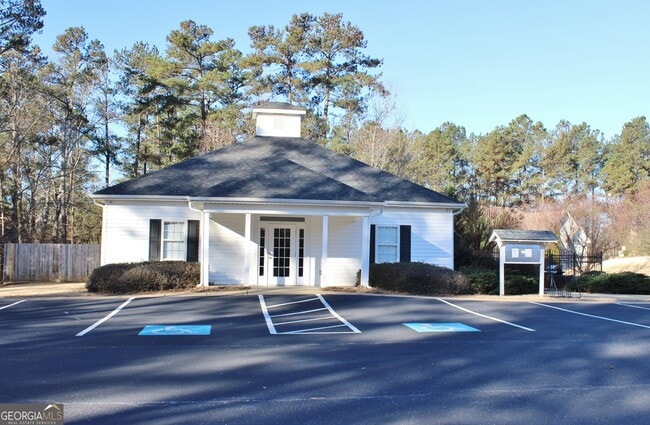 Building Photo - 170 Hidden Brook Trail