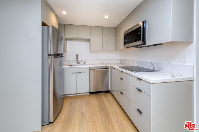 Building Photo - 2139 Kerwood Ave