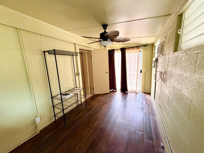 Building Photo - 1347 Palolo Ave