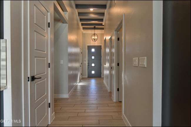 Building Photo - 12333 Desert Wolf Ave