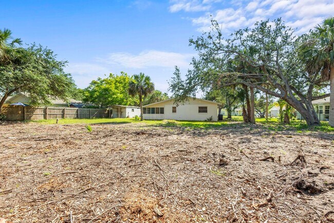 Building Photo - 1335 S Flagler Ave
