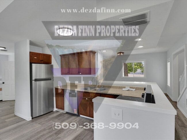 Building Photo - Charming 4-Bedroom Home with Modern Update...