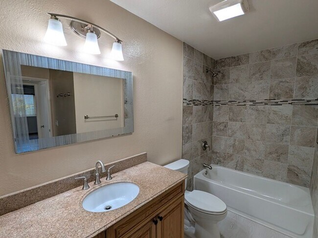 Building Photo - 1 Bed-1 Bath Single Story Condo on 2nd Floor located in El Cajon