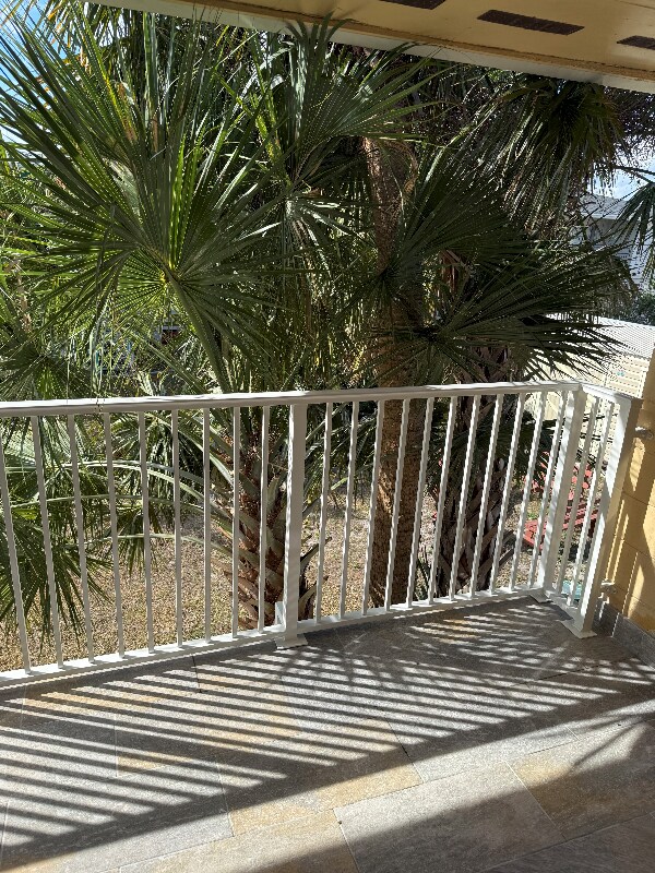 Building Photo - 2421 N Oleander Ave