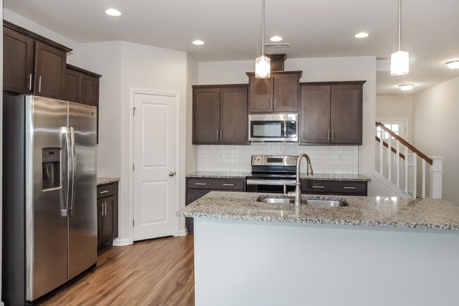 Building Photo - 189 Cherry Laurel Dr