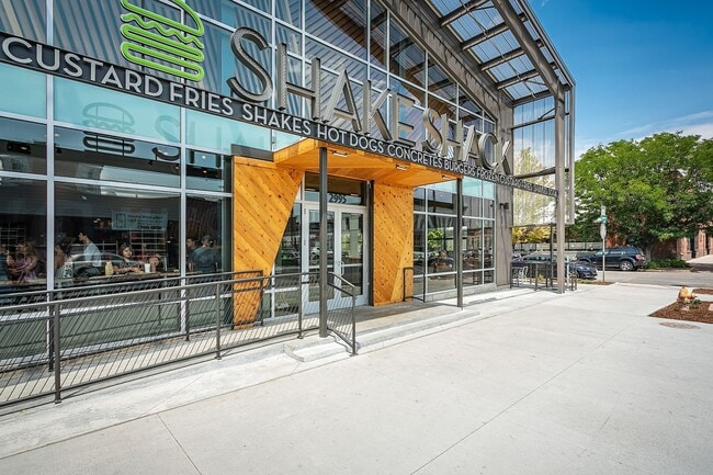 Building Photo - 3033 Blake St