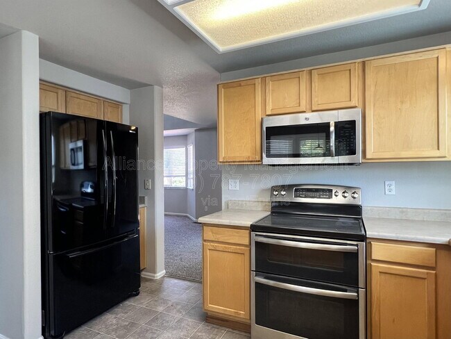 Building Photo - 5671 Vermillion Bluffs Dr