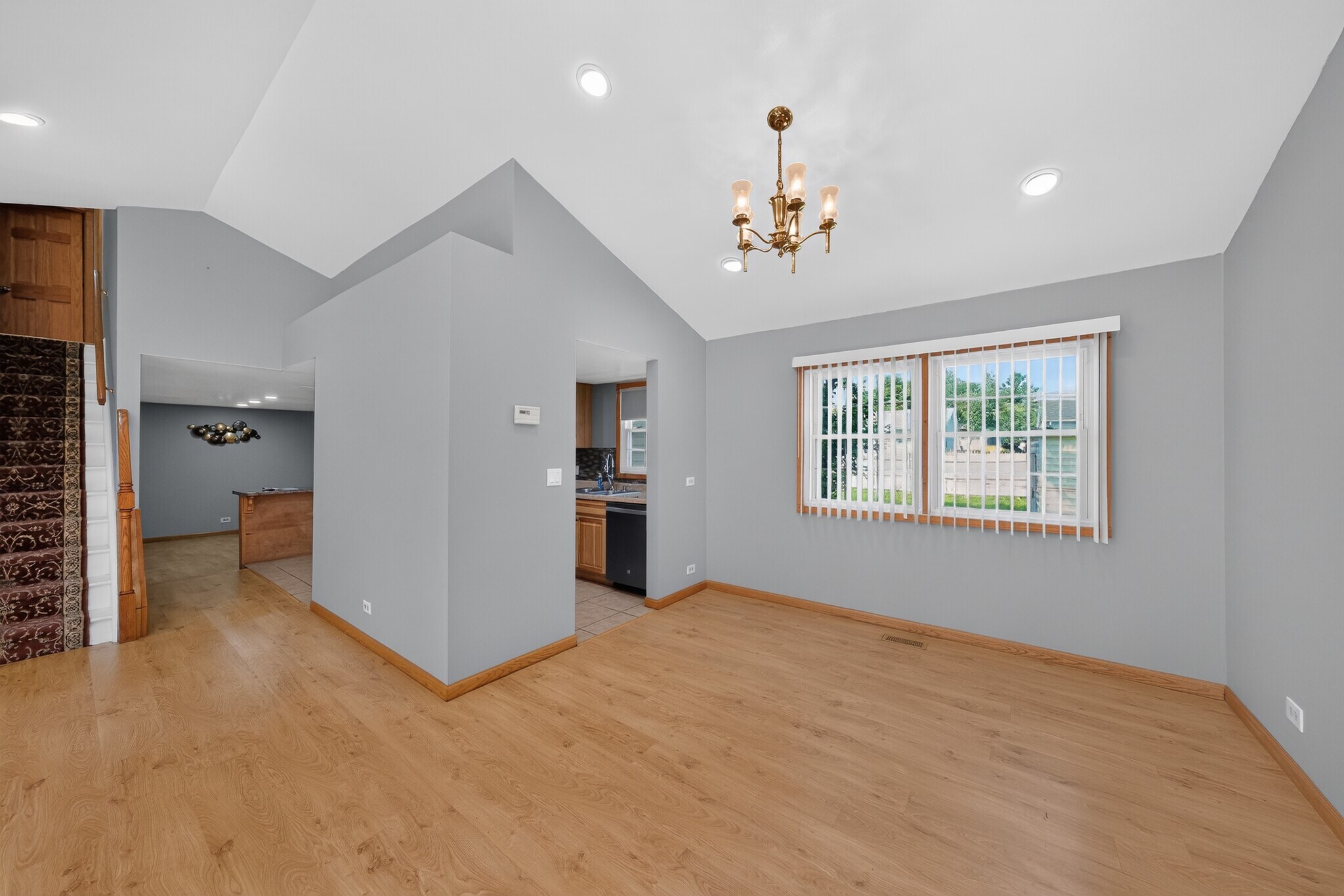Building Photo - 898 Debra Ln