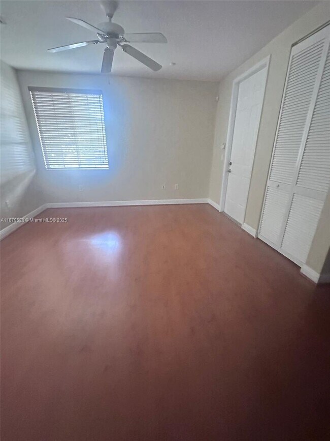 Building Photo - 1331 SW 3rd Ct