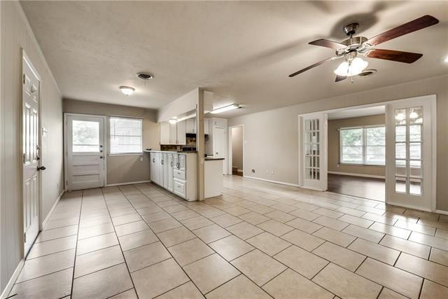 Building Photo - 1601 Larkspur Dr