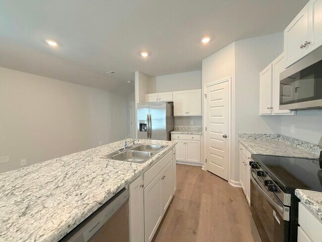 Building Photo - 155 Challenger Way
