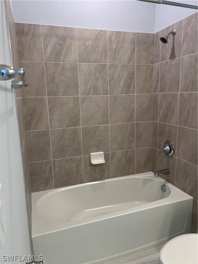 Building Photo - 4351 Bluegrass Dr