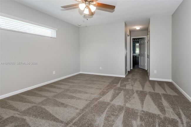 Building Photo - 957 SE Caravan Ave