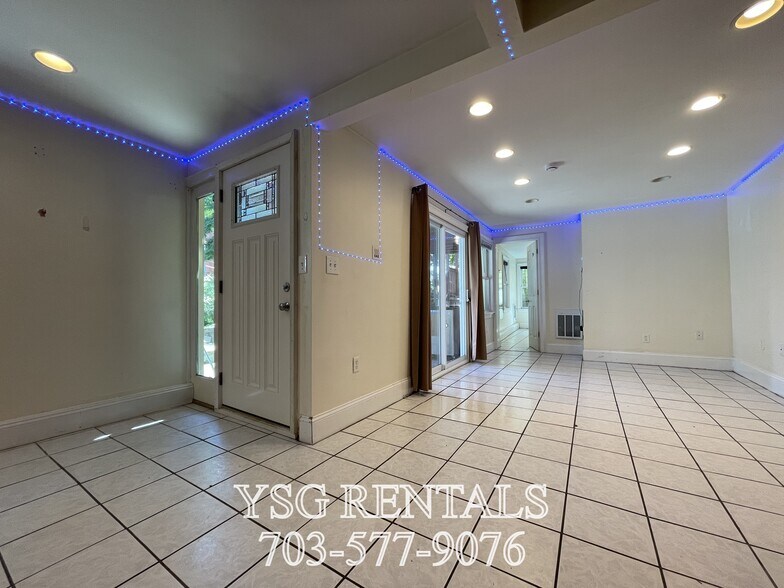 Building Photo - 8 Alleghany St