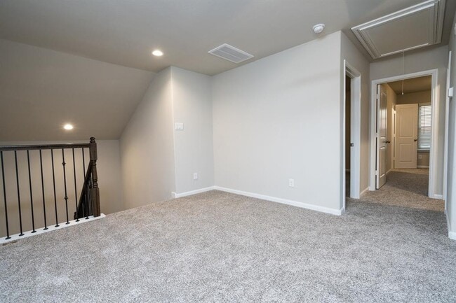 Building Photo - 5502 Pleasant Falls Dr