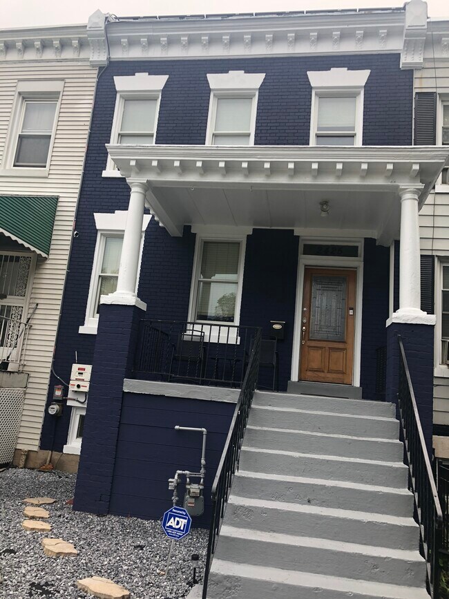 Building Photo - 2425 N Capitol St NE