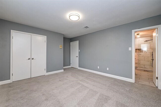 Building Photo - 3918 Stillview Dr