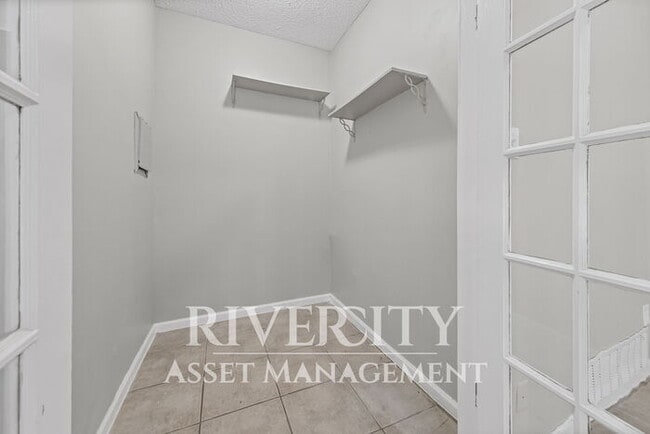 Building Photo - Step into a piece of Memphis history with ...