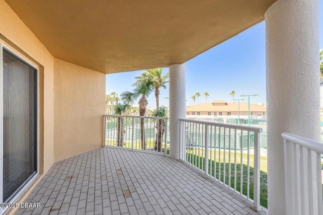 Building Photo - 4650 Links Village Dr