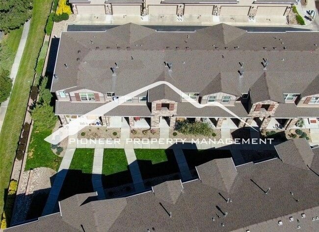 Building Photo - Low-Maintenance Living with Mountain Views! 3BR Townhome, 2-Car Garage & A/C