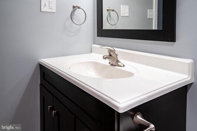 Building Photo - 188 Old Forge Crossing