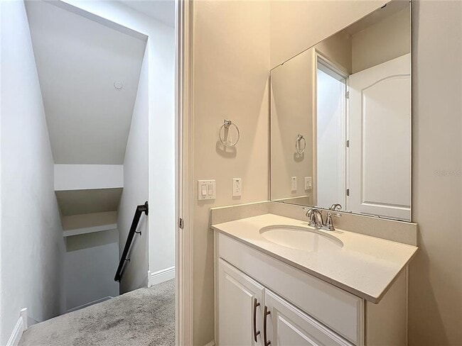 Building Photo - 561 Scotia Pl